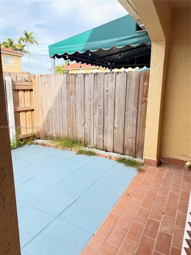 Building Photo - 6880 SW 158th Ct