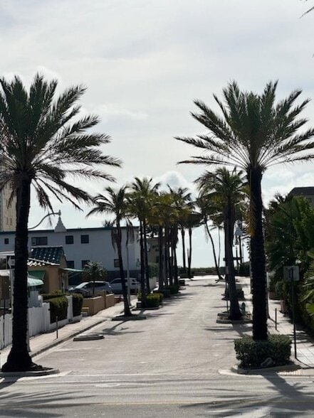 Building Photo - 1800 N Ocean Dr