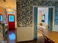 Building Photo - 28 Bank St