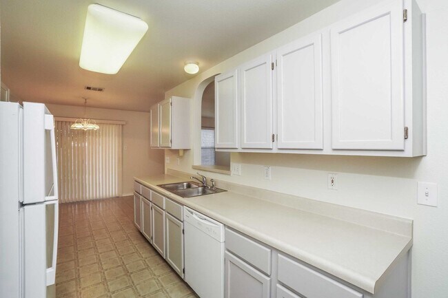 Building Photo - Adorable 3 bedroom for rent in Wildhorse!