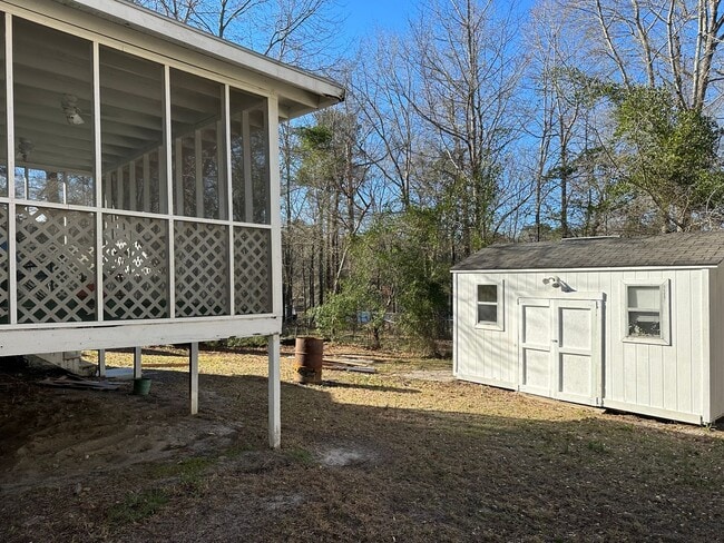 Building Photo - 107 Savanna Woods Cir