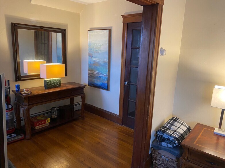 Building Photo - 144 Nonantum St