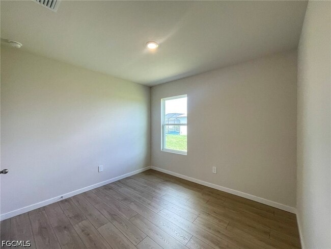 Building Photo - 1321 NE 9th St