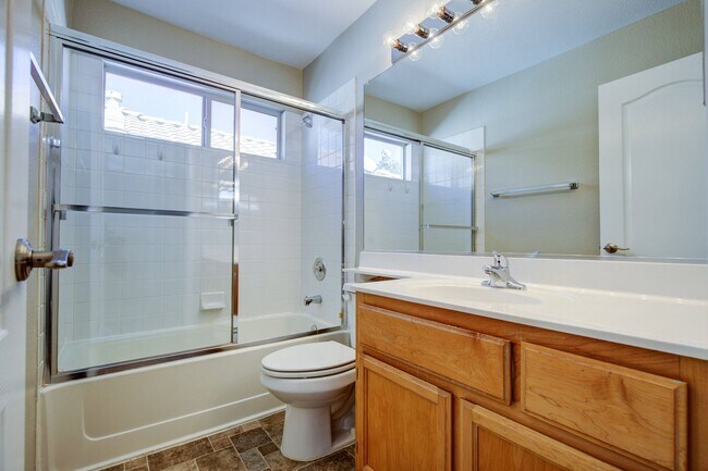 Building Photo - 4 Bedroom Home in Green Valley Ranch