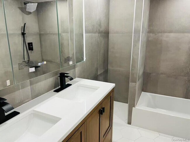 Building Photo - 100 Cutter Mill Rd