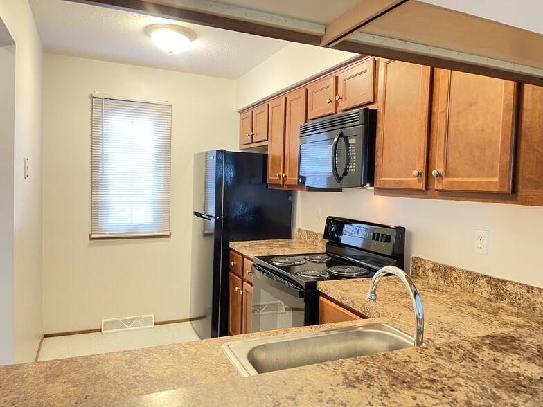 Building Photo - 5049 Catawba Dr