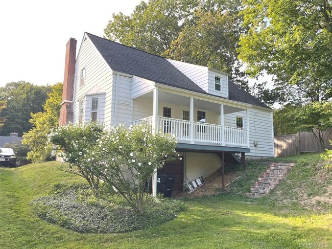 Building Photo - 14 Willow Bend
