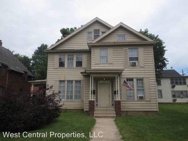 Building Photo - 710 W Packard Ave