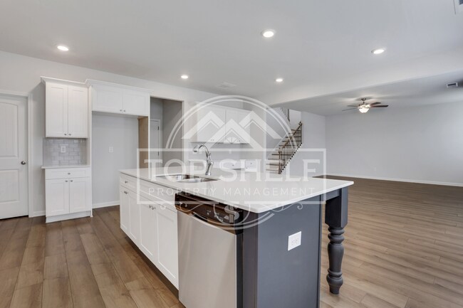Building Photo - 2256 Cadenza Cir