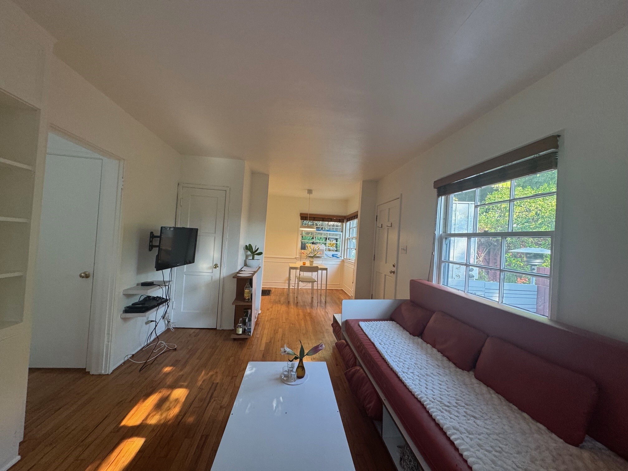 Building Photo - 854 Sayre Ln