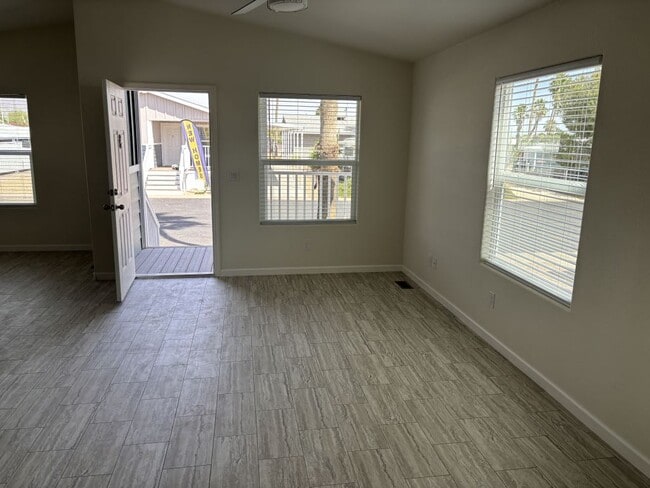 Building Photo - 3405 S Tomahawk Rd