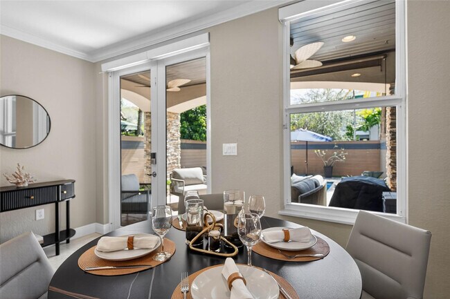 Building Photo - 1215 NE 1st St