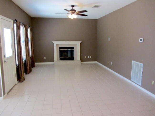 Building Photo - 1815 Hickory Ridge Cove
