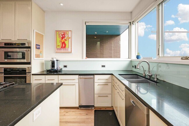 Building Photo - 5613 Clarion Cove