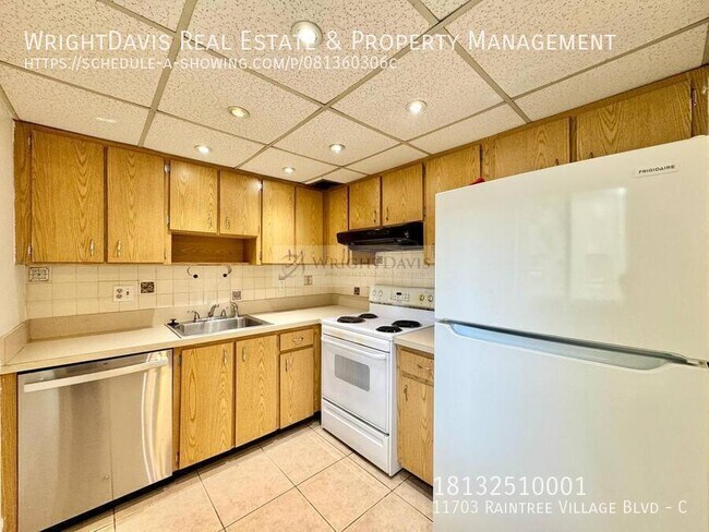 Building Photo - 11703 Raintree Village Blvd