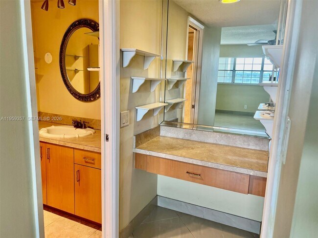 Building Photo - 2940 N Course Dr