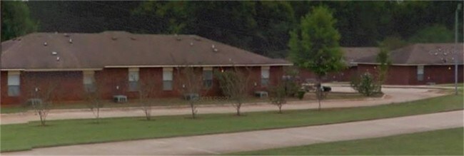 Building Photo - 1000 Desoto Dr