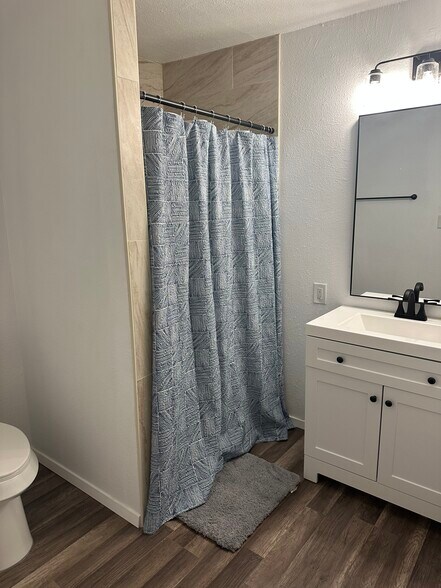 Master bath - 1705 NW 48th St