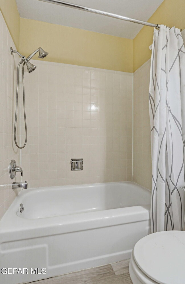 Building Photo - 1644 Lomaland Dr