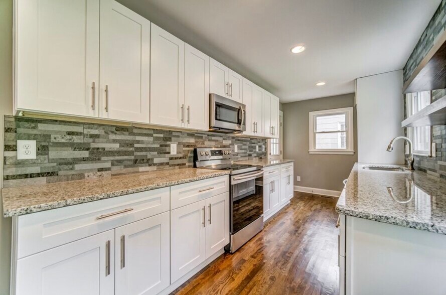 Building Photo - 1384 Westmont Rd SW