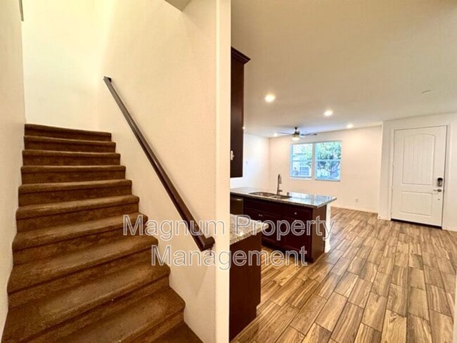 Building Photo - 40372 Calle Real