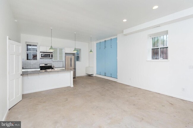 Building Photo - 307 Mosher St