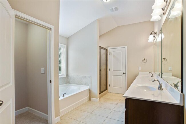 Building Photo - 4835 Edgemoore Trce