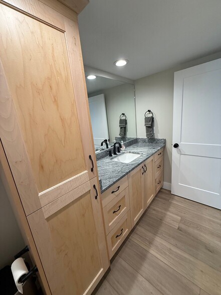 Building Photo - 6512 Rodeo Ln
