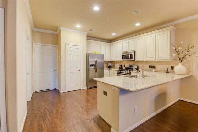 Building Photo - 22 Bettina Ln