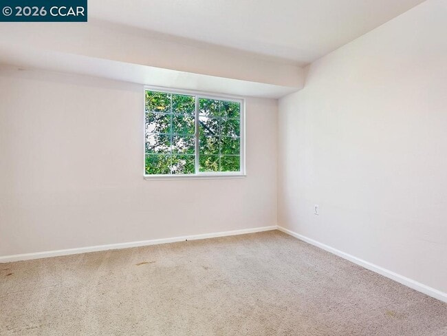 Building Photo - 99 Longridge Rd