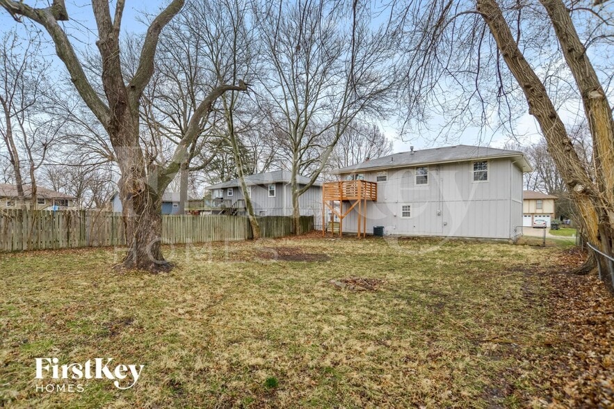 Building Photo - 615 N Pine St