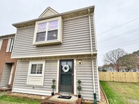 Building Photo - Glenleigh 1st-time Rental! Pet-Friendly, End-Unit Townhome, Cul-De-Sac with HUGE fenced backyard!