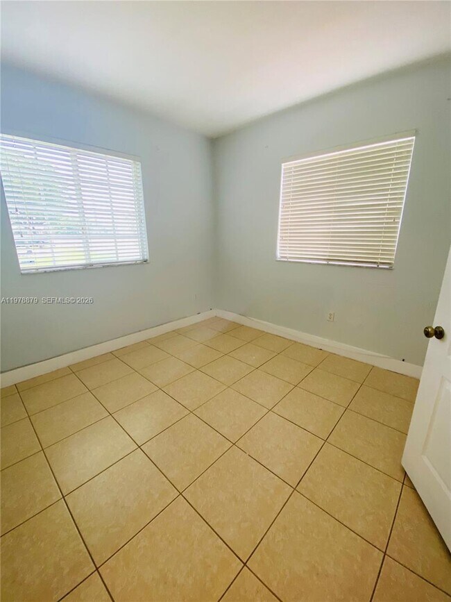 Building Photo - 17415 NW 75th Pl