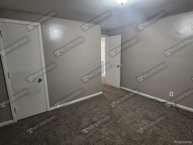 Building Photo - 15491 Seymour St