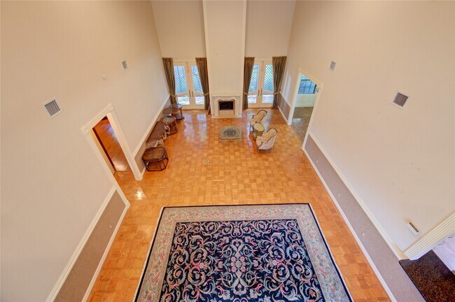 Building Photo - 2510 Potomac Dr