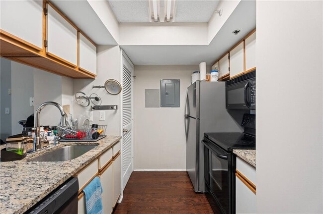 Building Photo - 795 Hammond Dr NE