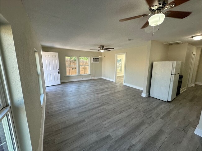 Building Photo - 13017 Vickie Ln