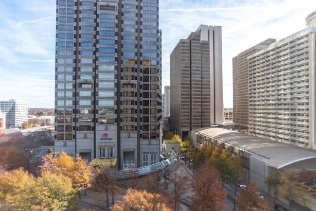 Building Photo - 300 W Peachtree St NW