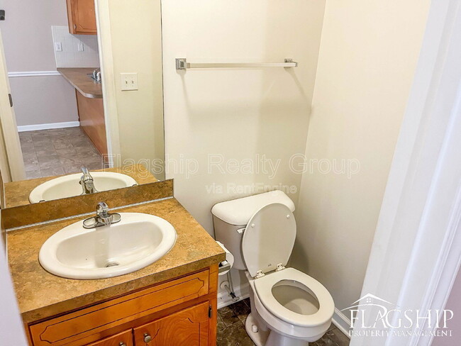 Building Photo - 3813 E Vancroft Cir