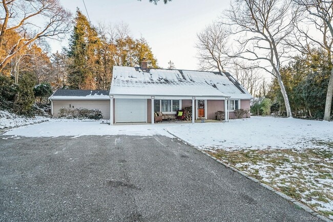 Building Photo - 6 Fairfields Ln