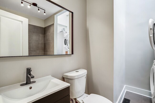 Building Photo - 1526 2nd St SW