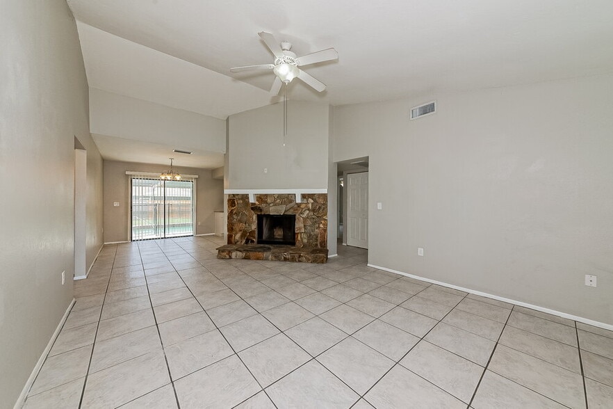 Building Photo - 4277 Lancaster Dr