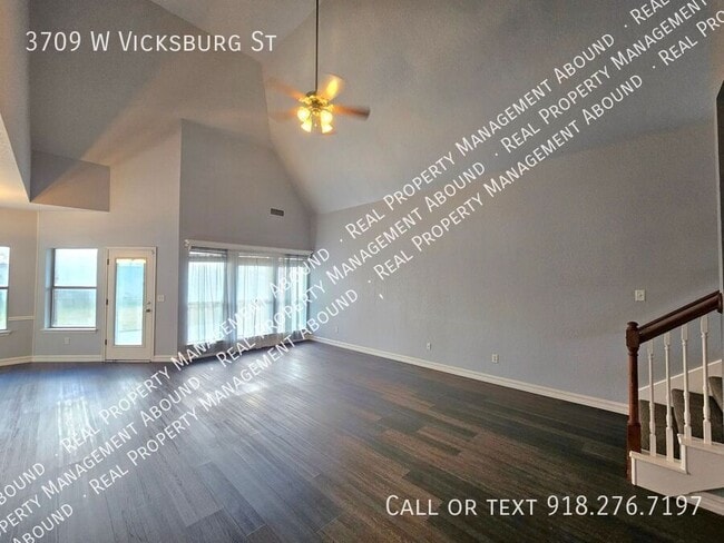 Building Photo - 3709 W Vicksburg St