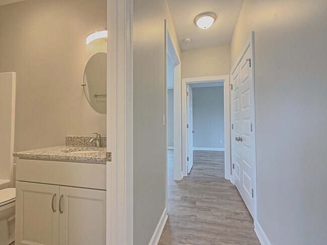 Building Photo - 602 Princess Anne Cir