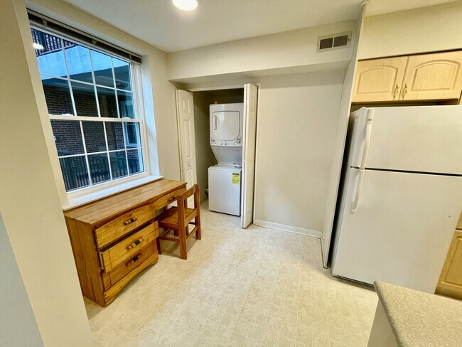 Kitchen - 104 Woodside Rd