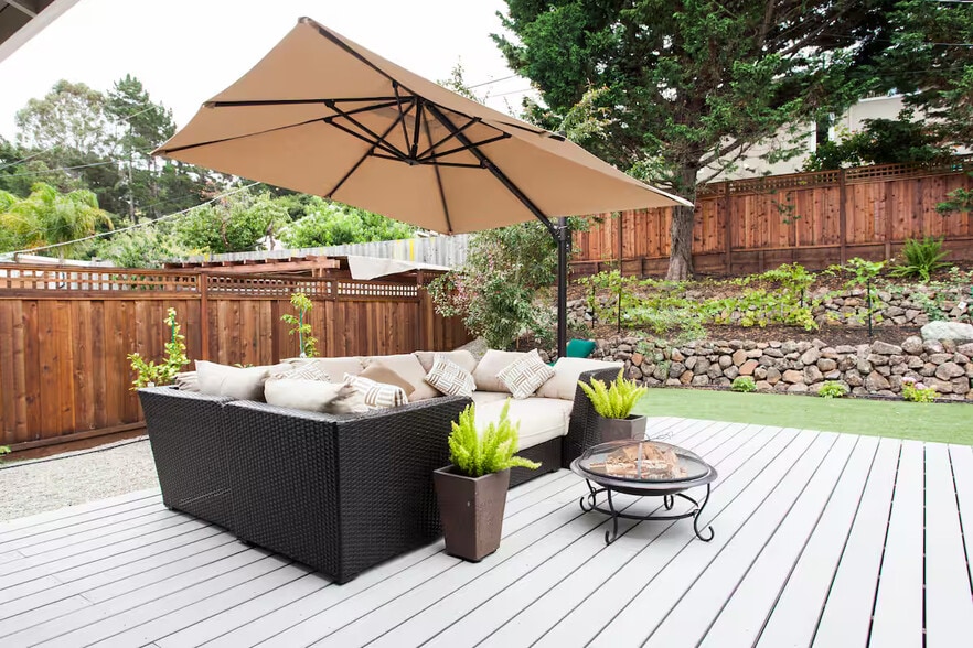 Building Photo - 915 Helen Dr