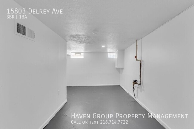 Building Photo - 15803 Delrey Ave