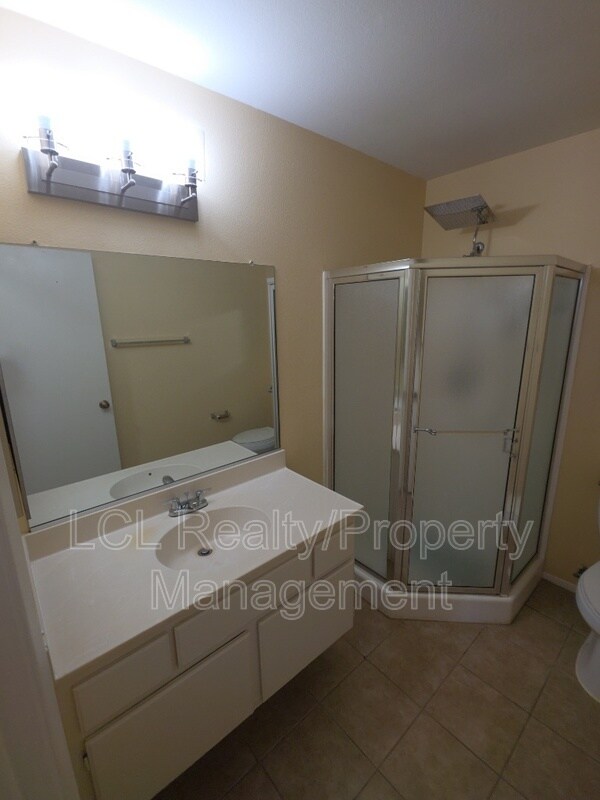 Building Photo - 25673 Hillman Ct