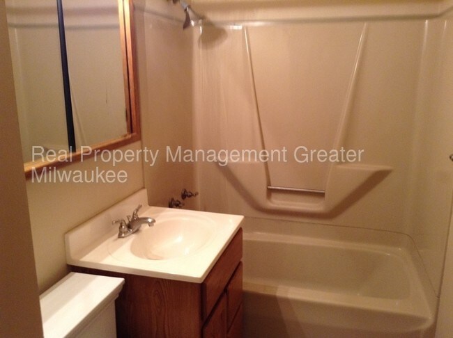 Building Photo - 4032 N 92nd St