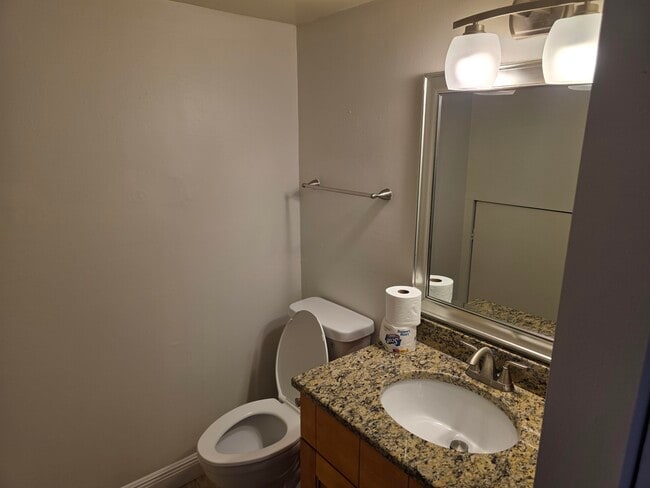 Building Photo - 2359 Waterside Dr